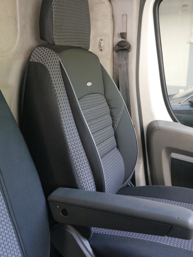 Sitzbezüge Schonbezüge Renault Trafic III Fahrersitz + Doppelbank