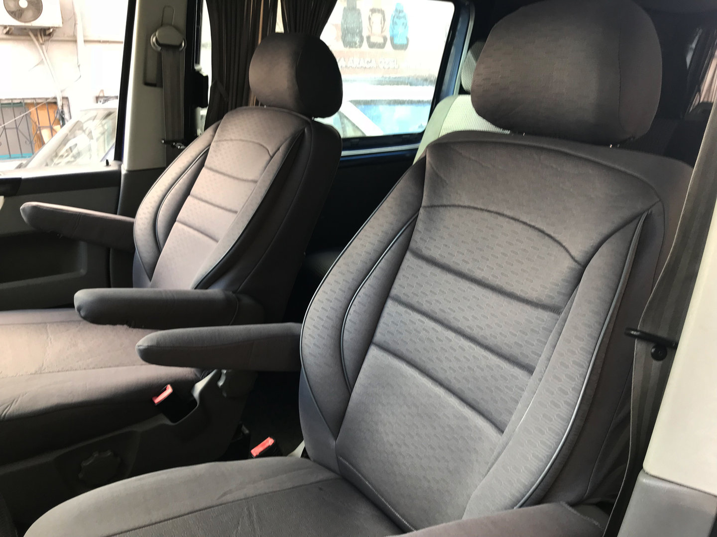 Autoschonbezüge VW Crafter zwei Einzelsitze Sitzbezüge Grau