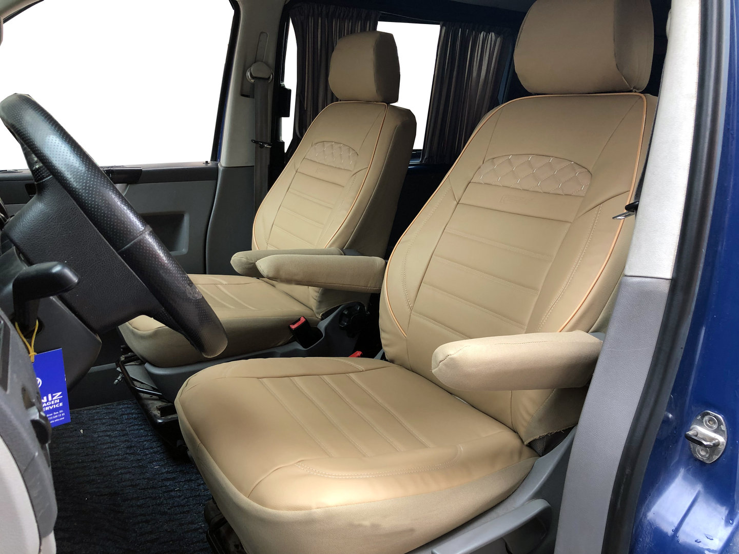 VW T6 Transporter/Caravelle Maß Sitzbezüge vorne 3-Sitzer Barcelona/bl/schwar